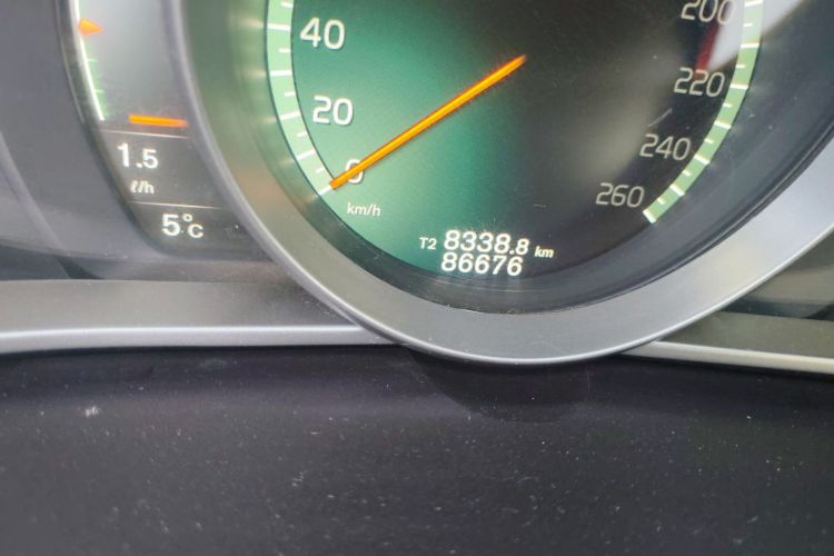 沃尔沃V40 2019款 T3 智逸版中控内饰15