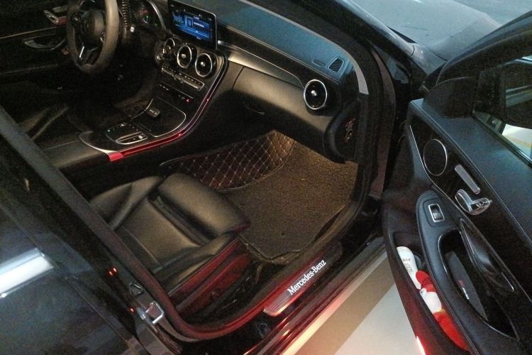 奔驰C级 2019款 C 260 L 运动版局部细节9005