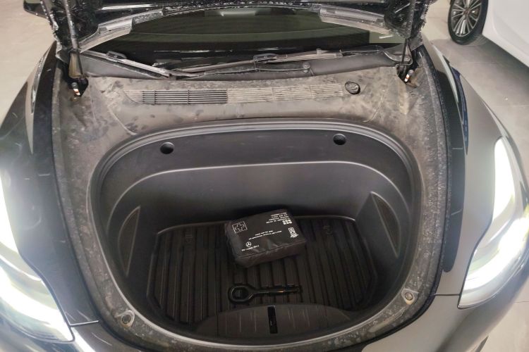 特斯拉 Model 3 2022款 后轮驱动版机舱底盘24