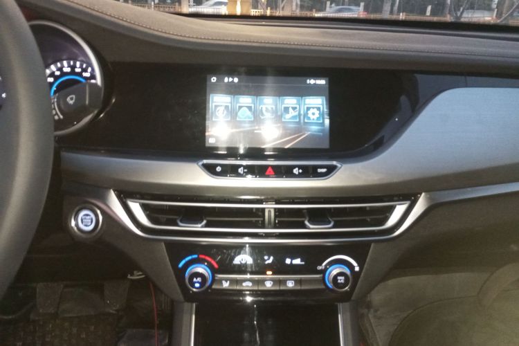 长安 逸动 2018款 1.6L GDI 手动时尚型局部细节16