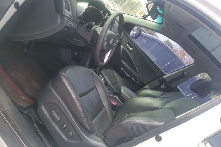 现代 胜达 2015款 2.4L 自动两驱智能型 5座中控内饰19