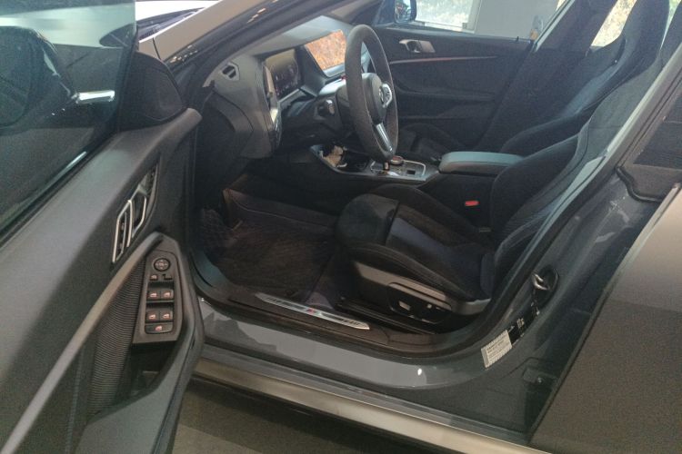 宝马2系(进口) 2021款 225i 四门轿跑车 M运动曜夜套装中控内饰20