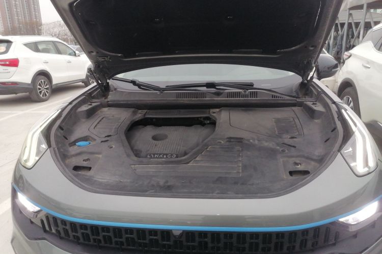 领克05 2020款 2.0TD 两驱耀Halo机舱底盘24