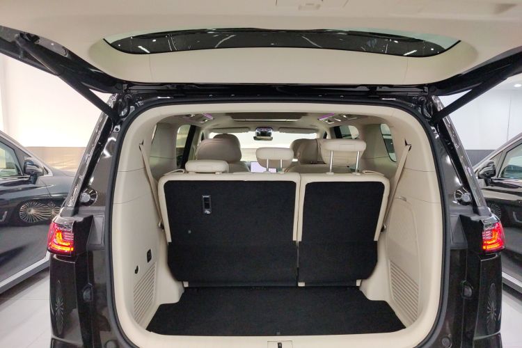 岚图汽车 岚图梦想家 2025款 PHEV 四驱尊贵鲲鹏版局部细节23