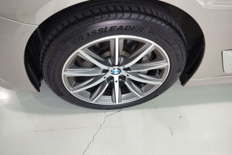 宝马5系 2018款 528Li 上市特别版车身外观6007