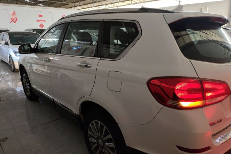 哈弗H6 2021款 运动版 1.5T 自动精英智联型 六边形格栅车身外观4