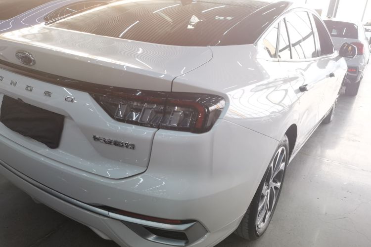 福特 蒙迪欧 2023款 EcoBoost 245 至尊型车身外观9