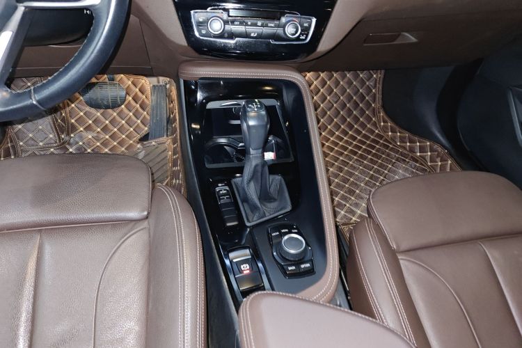 宝马X1 2019款 sDrive18Li 尊享型中控内饰18