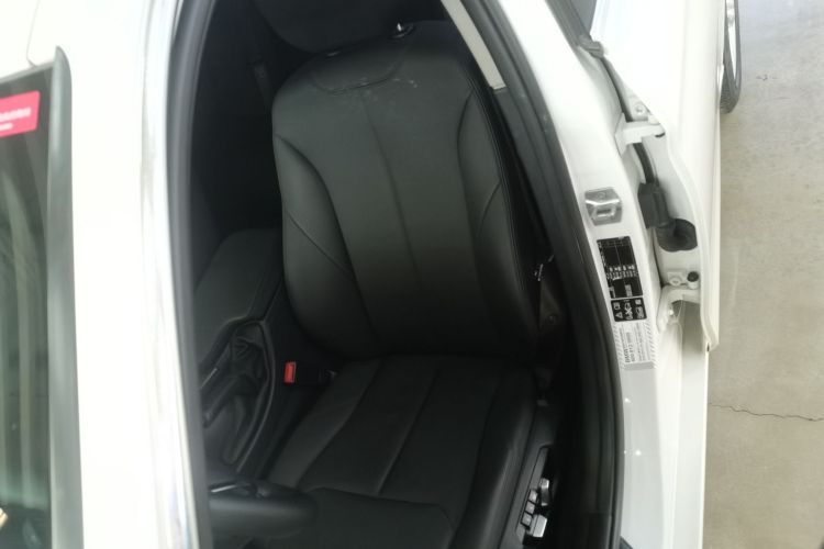 宝马3系 2017款 320Li xDrive 时尚型中控内饰19