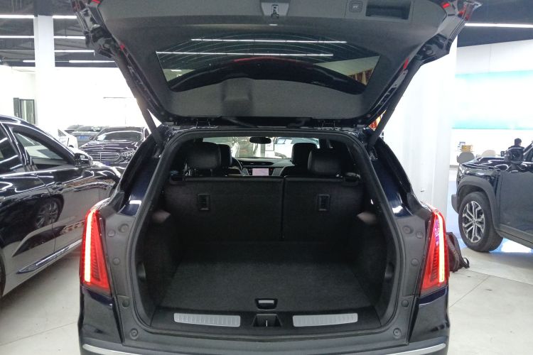 凯迪拉克XT5 2022款 2.0T 两驱豪华型机舱底盘23