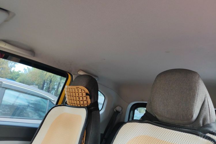 五菱汽车 宏光MINIEV 2021款 马卡龙时尚款 三元锂中控内饰22