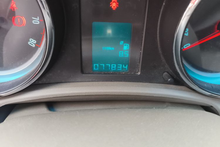 别克 英朗 2013款 GT 1.6L 手动进取版中控内饰15