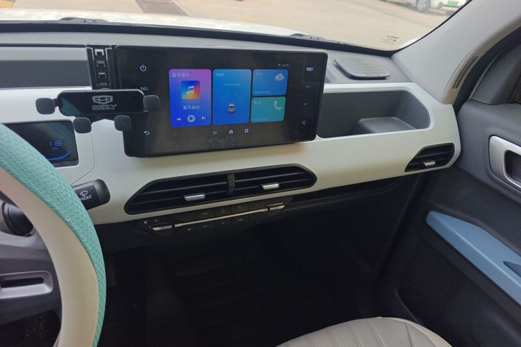 吉利银河 2024款 熊猫mini 200km 耐力熊中控内饰16