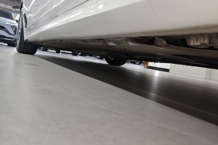 宝马5系 2019款 改款 525Li M运动套装局部细节9002