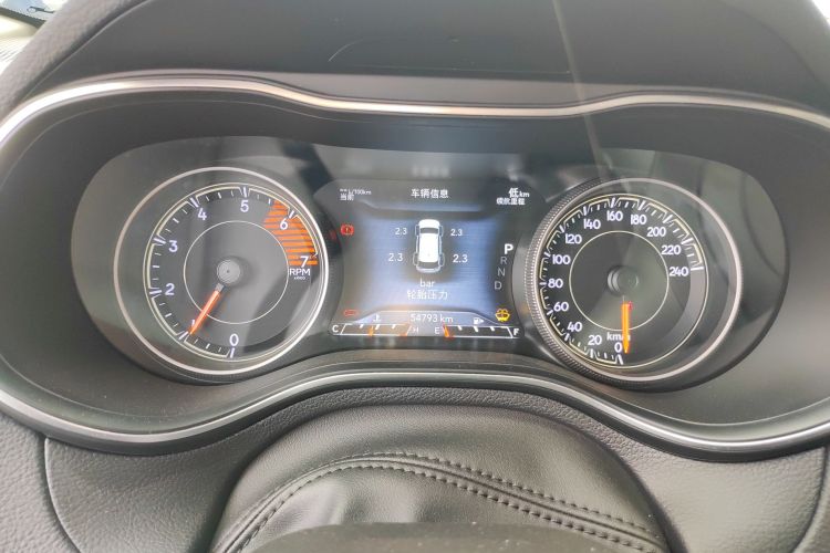 Jeep 自由光 2019款 2.0T 两驱智享版 国VI中控内饰14