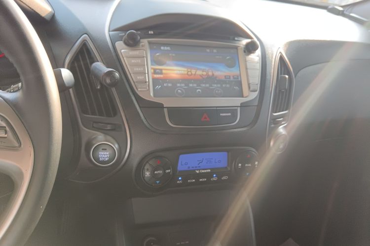 北京现代ix35 2015款 2.0L 自动两驱智能型 国IV中控内饰16