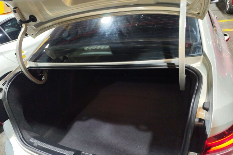 大众 朗逸 2024款 1.5L 自动五百万版机舱底盘23