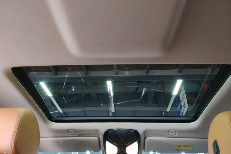 宝马5系 2018款 528Li 上市特别版中控内饰22