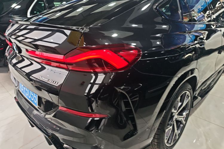 宝马X6 2022款 改款二 xDrive40i M运动套装车身外观9