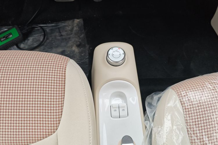 五菱汽车 宏光MINIEV 2024款 第三代 215km 青春版局部细节18