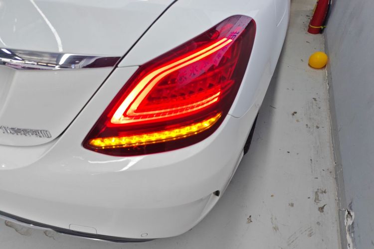 奔驰C级 2021款 C 200 L 时尚型运动版车身外观9