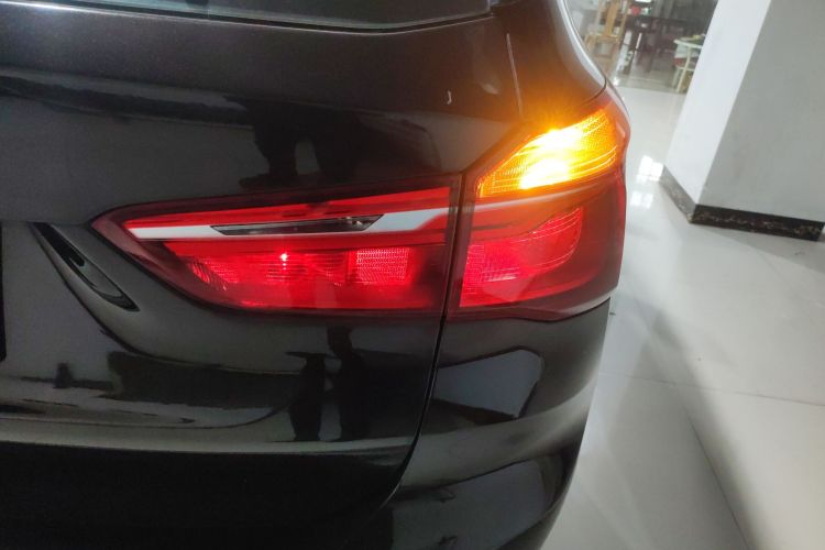 宝马X1 2019款 sDrive18Li 时尚型车身外观9