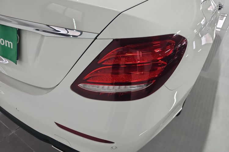 奔驰E级(进口) 2019款 E 260 运动版车身外观9