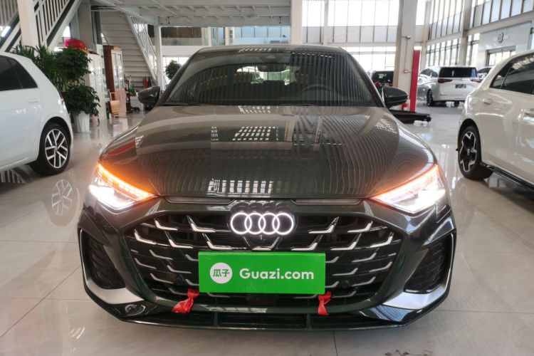 奥迪A3 2025款 Sportback 35TFSI 飞驰尊享型车身外观2