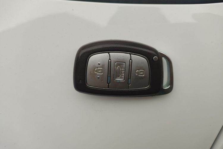 现代 领动 2019款 1.5L CVT智炫·精英型中控内饰11