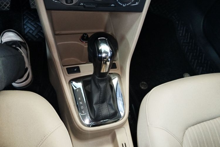 大众 捷达 2013款 1.6L 自动舒适型局部细节18