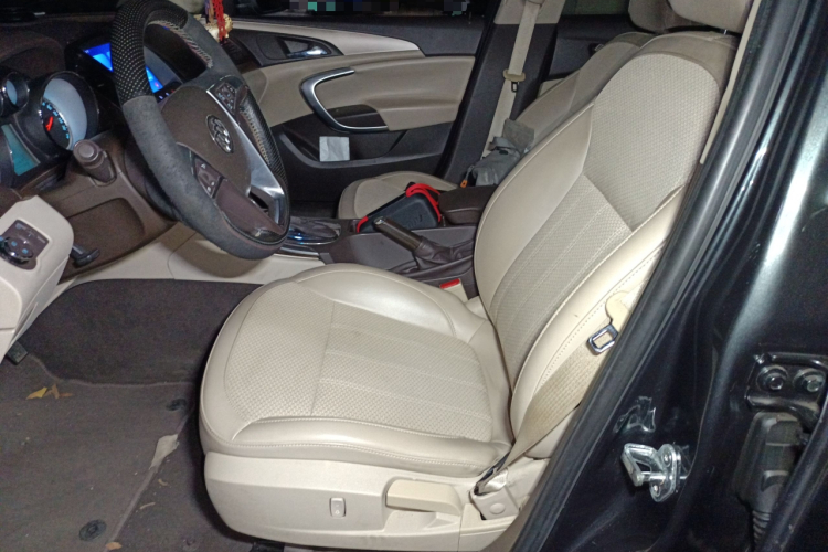 别克 君威 2012款 2.0L 舒适版局部细节19