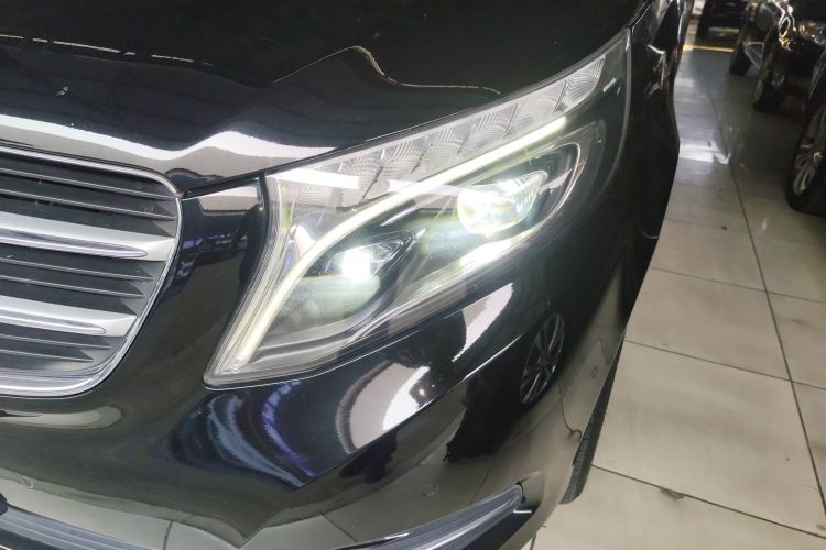 奔驰V级 2018款 V 260 L 尊贵加长版 国VI局部细节36