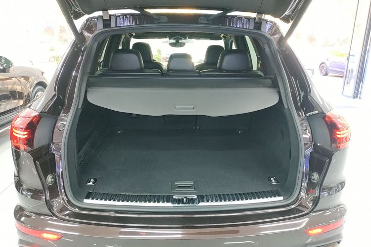 保时捷 2016款 Cayenne 3.0T机舱底盘23