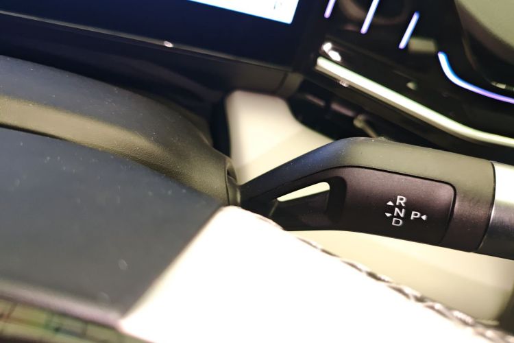 吉利银河 银河L6 2023款 125km 星舰中控内饰18