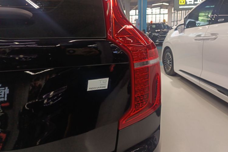 沃尔沃XC90新能源 2022款 改款 E驱混动 T8 智尊豪华版 7座车身外观9