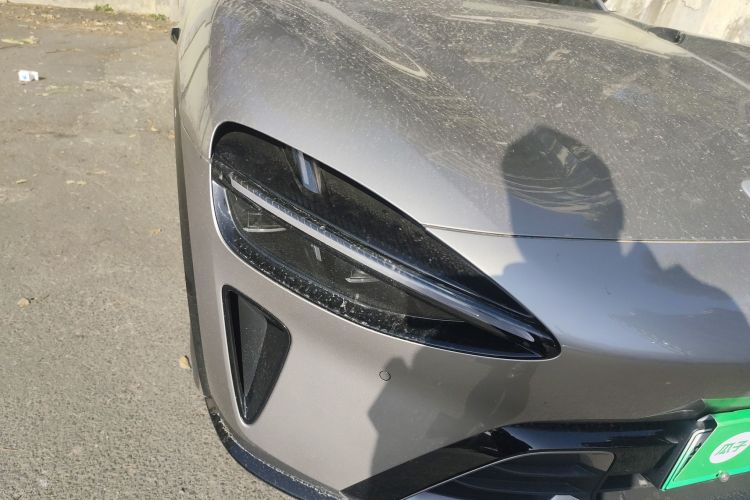 小米汽车 小米YU7 2025款 超长续航高性能四驱Max版车身外观8