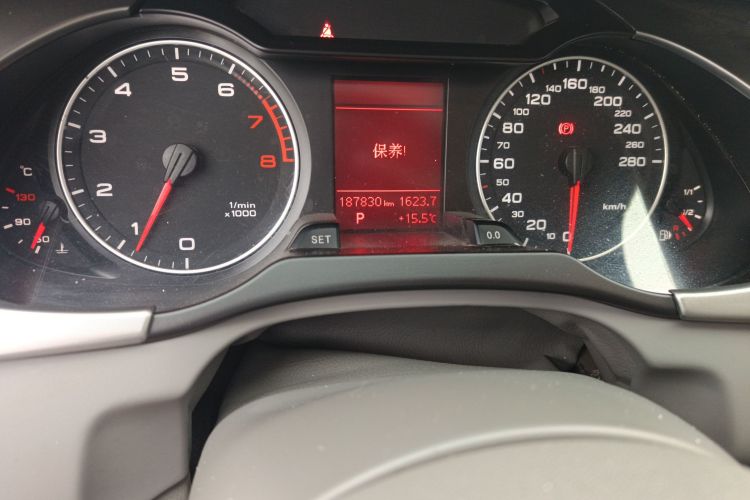 奥迪A4L 2011款 2.0 TFSI 标准型中控内饰15