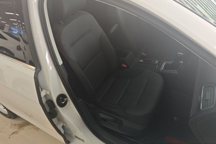 大众 高尔夫 2019款 280TSI DSG舒适型 国VI局部细节41