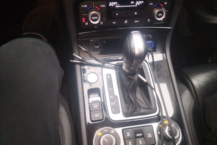 大众 途锐 2017款 3.0TSI 拓界版中控内饰18