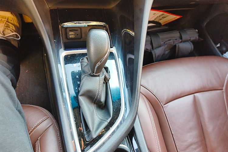 别克GL6 2018款 18T 6座尊贵型中控内饰18