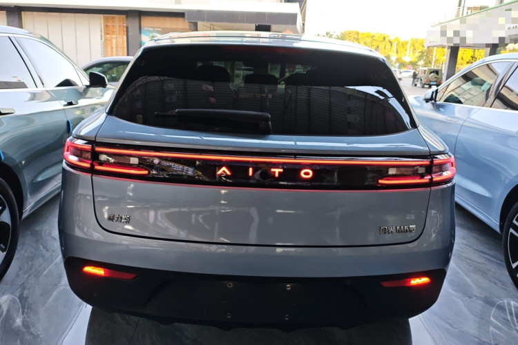 鸿蒙智行 问界M5 2022款 纯电四驱性能版车身外观6