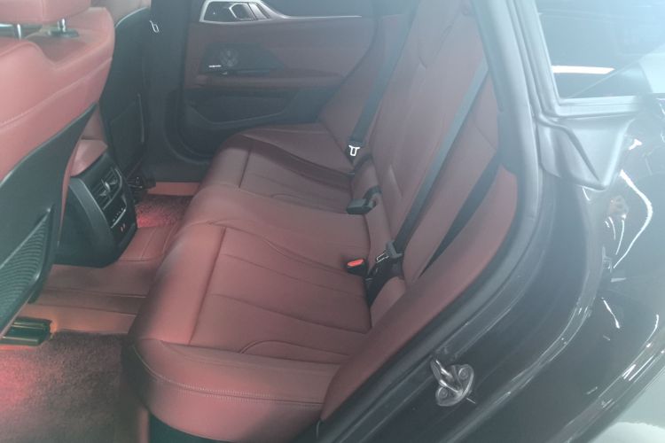 宝马4系 2022款 430i Gran Coupe M运动曜夜套装中控内饰21