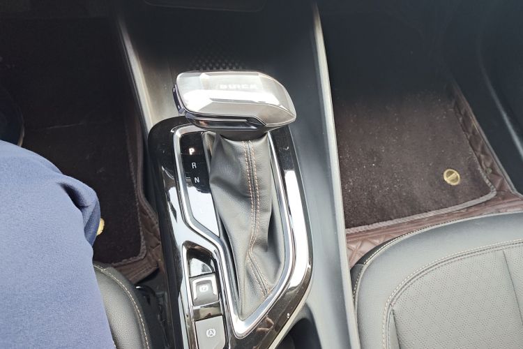 别克 威朗 2023款 Pro 乐享版中控内饰18