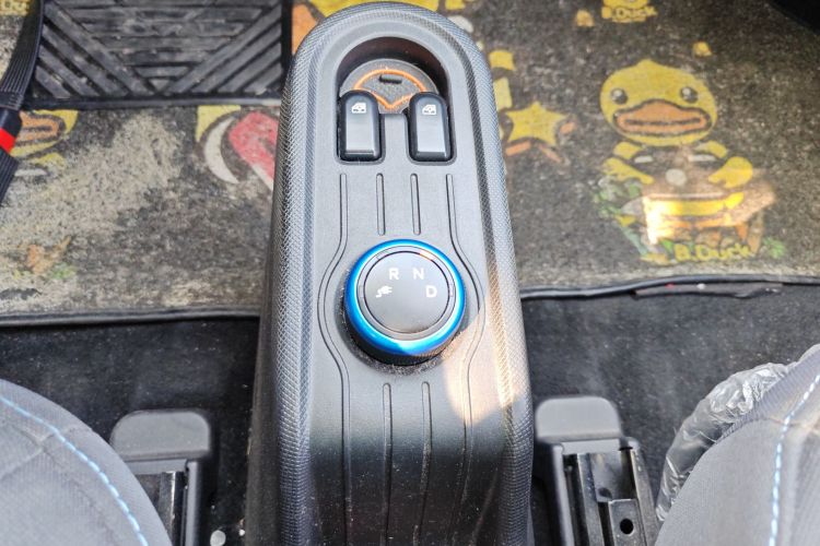 五菱汽车 宏光MINIEV 2021款 马卡龙时尚款 三元锂中控内饰18