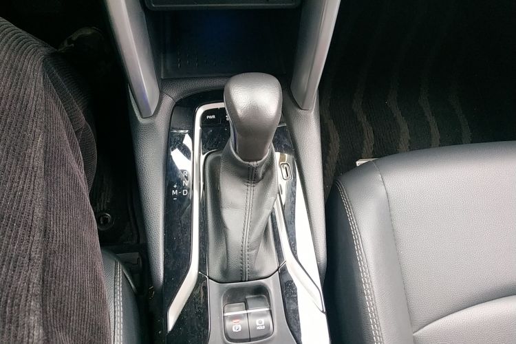 丰田 卡罗拉锐放 2022款 2.0L 旗舰版中控内饰18