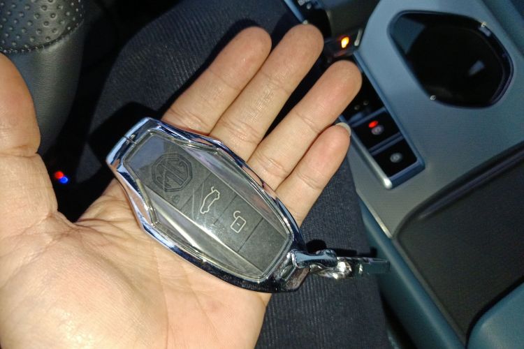 名爵 MG7 2023款 2.0T 自动猎美奢享版中控内饰11