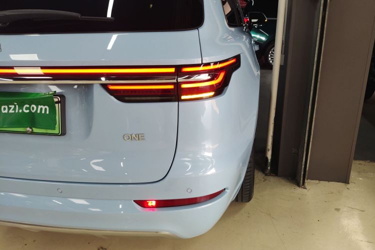 理想汽车 理想ONE 2021款 增程6座版车身外观9