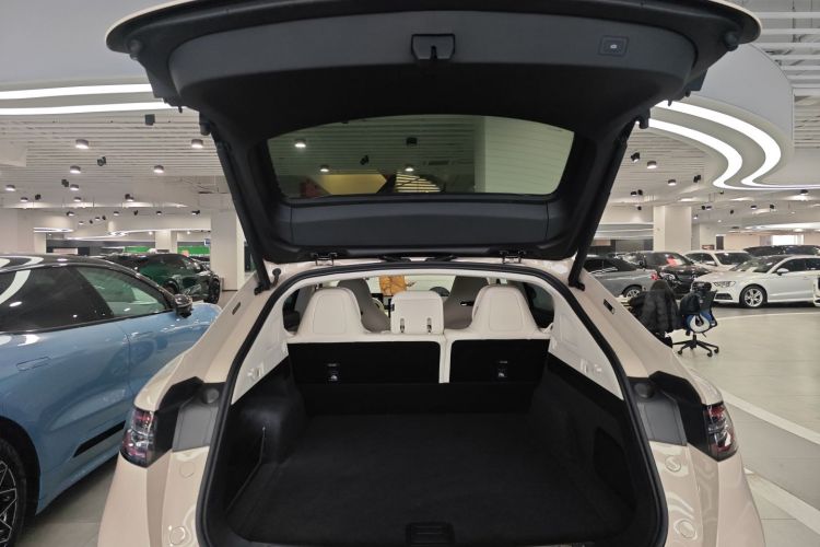 鸿蒙智行 智界R7 2025款 增程 251km Max机舱底盘23