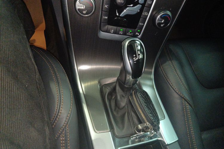 沃尔沃XC60(进口) 2014款 改款 T5 智雅版中控内饰18