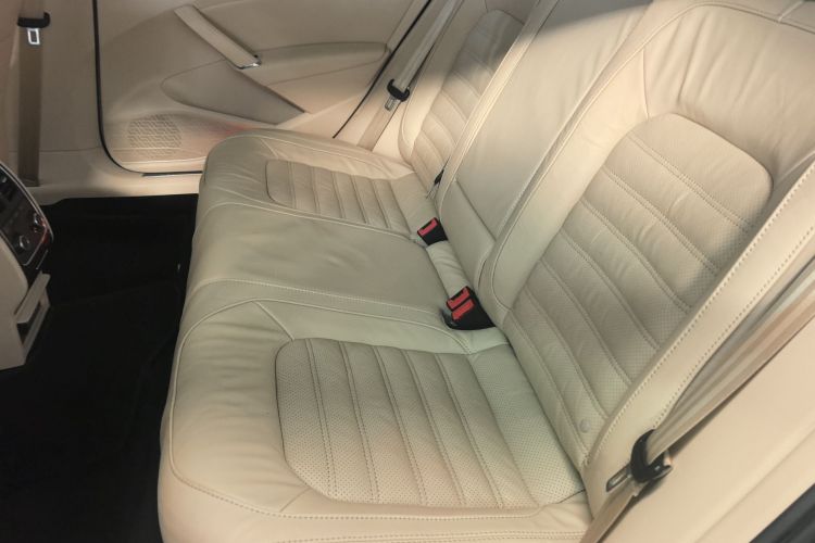 大众 帕萨特 2014款 2.0TSI DSG御尊导航版中控内饰21